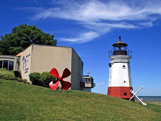 Vermilion Lighthouse - Inland Seas Maritime Museum